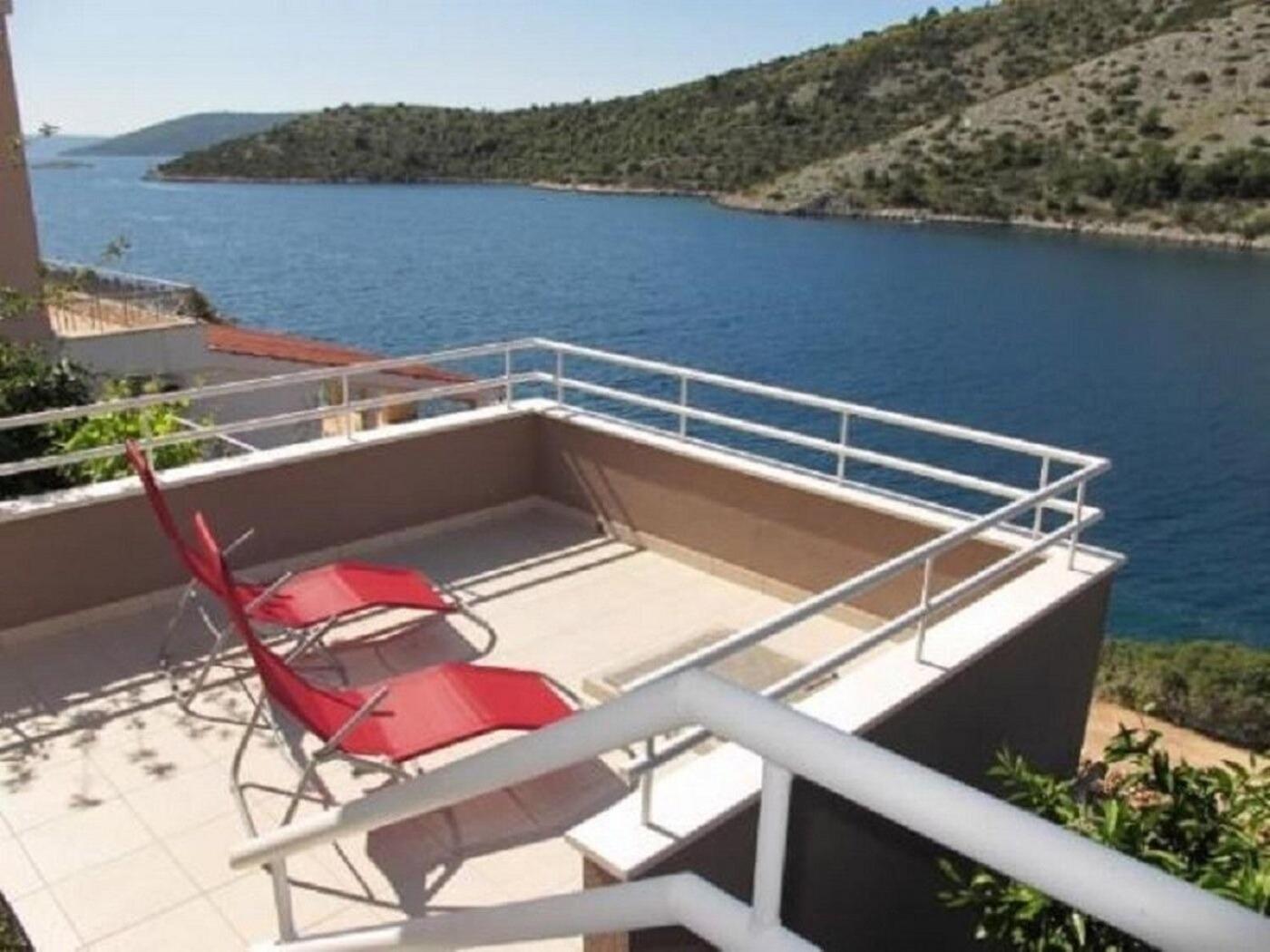Apartments Ljubi Винишче Экстерьер фото