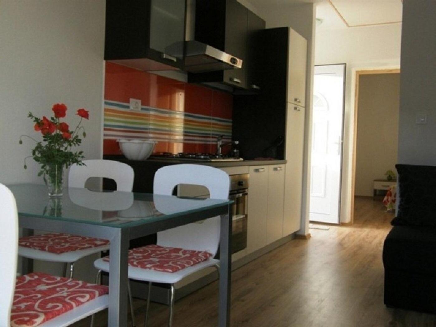 Apartments Ljubi Винишче Экстерьер фото