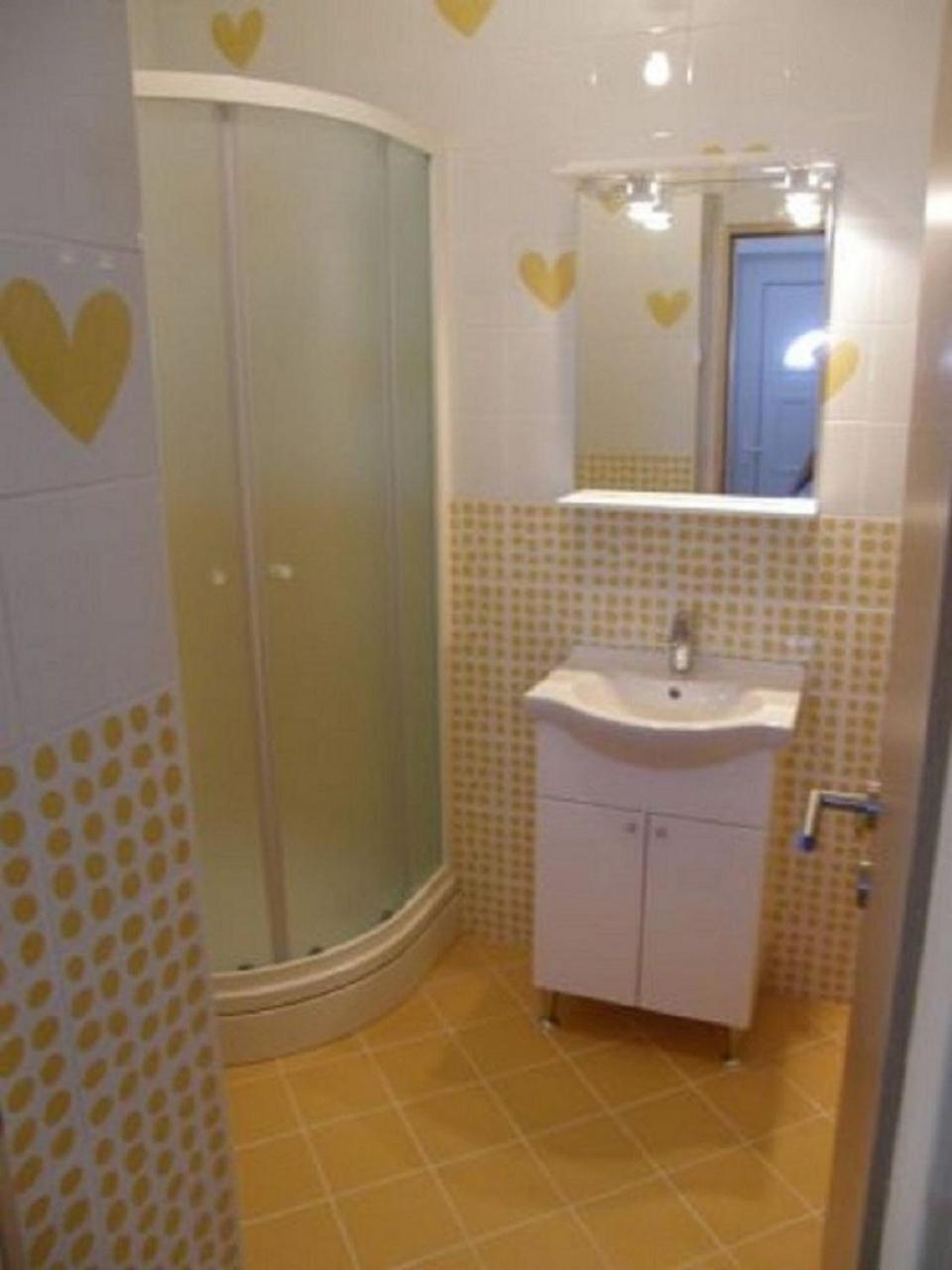 Apartments Ljubi Винишче Экстерьер фото