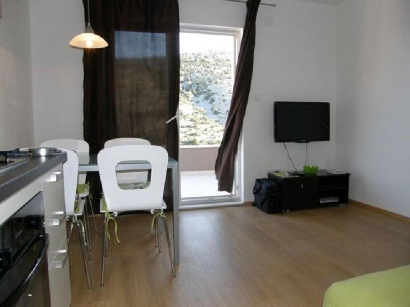 Apartments Ljubi Винишче Экстерьер фото