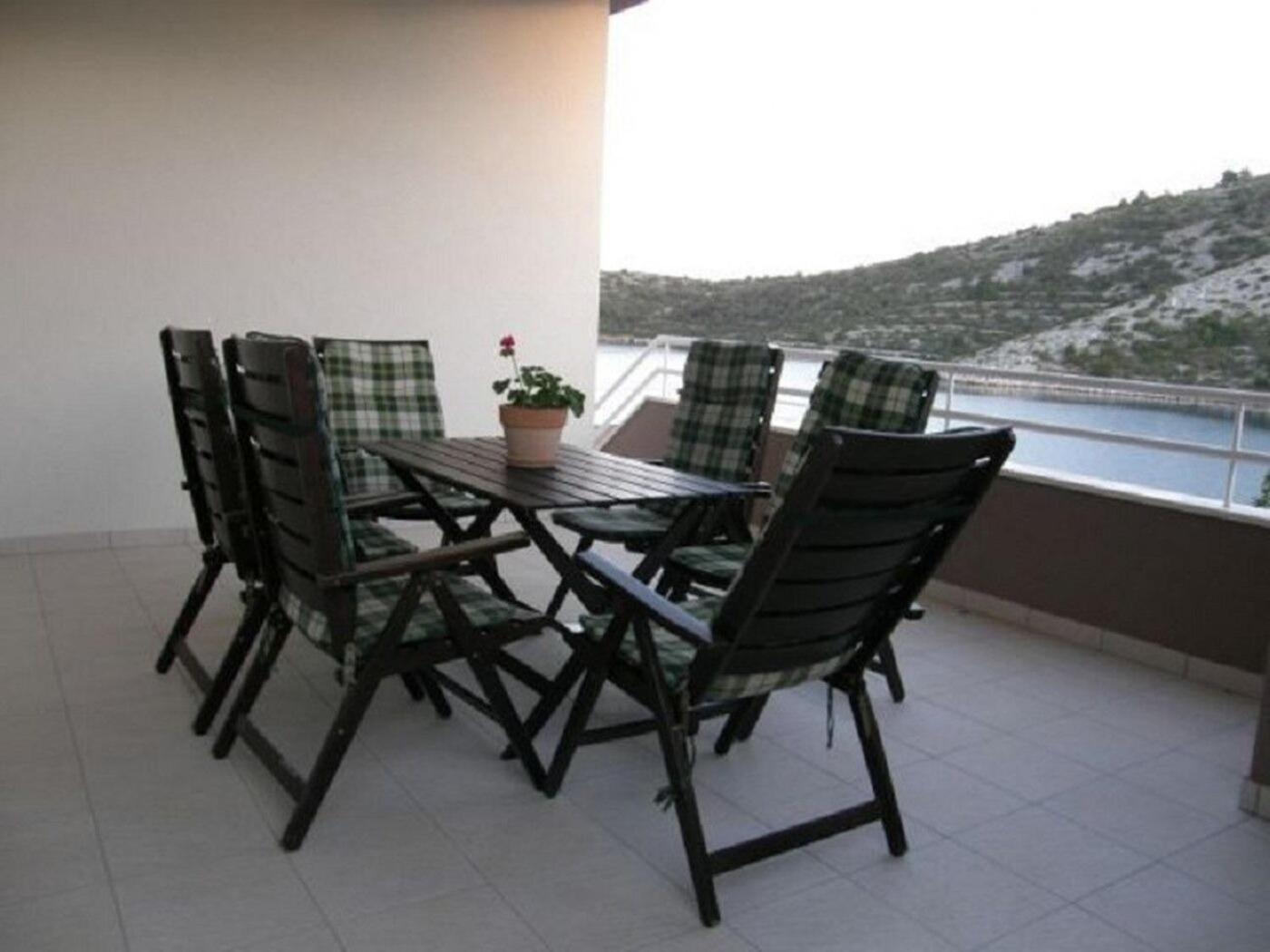 Apartments Ljubi Винишче Экстерьер фото